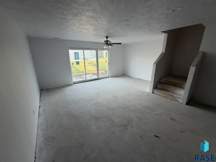 3601 S Joanne Ave, Sioux Falls, SD 57106 - #3