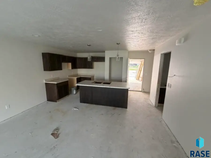 3603 S Joanne Ave, Sioux Falls, SD 57106 - #2