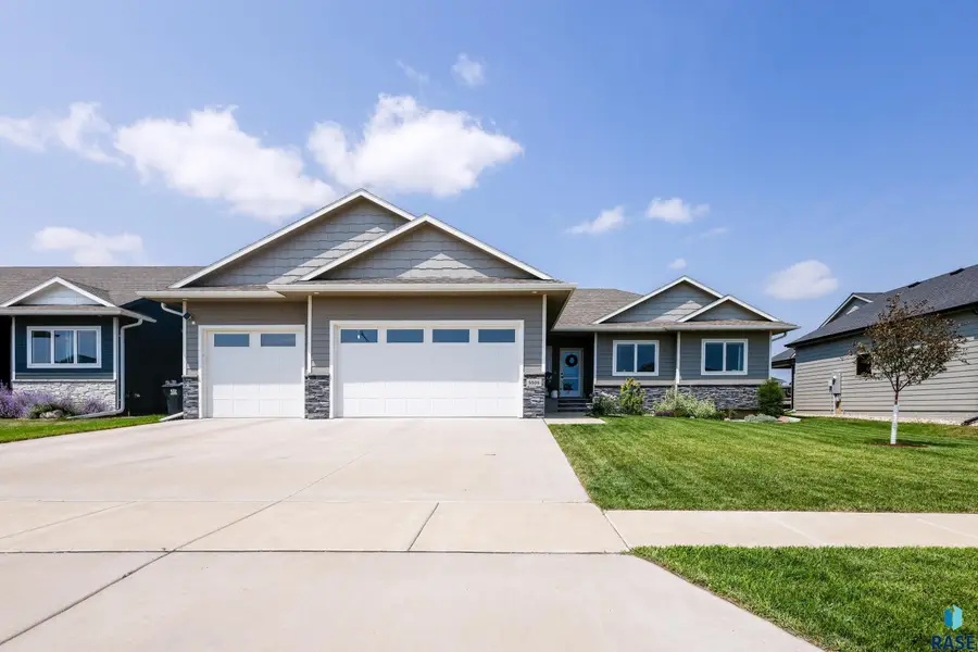 5508 E 64th St, Sioux Falls, SD 57108 - #2