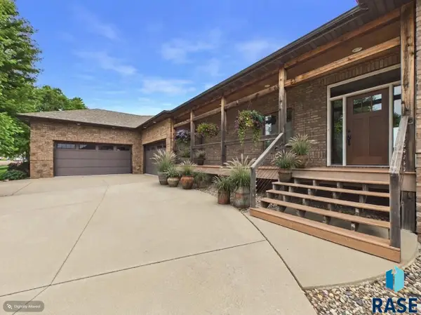 3444 S Harmony Dr, Sioux Falls, SD 57110