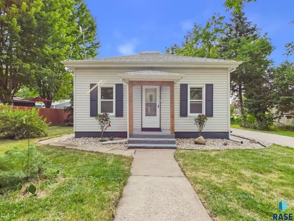 206 N Main Ave, Hartford, SD 57033