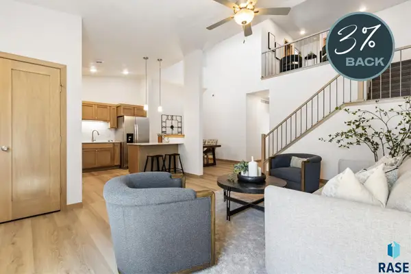 2412 E Jetty Pl, Sioux Falls, SD 57108