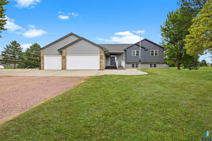 26786 Country Acres Dr, Sioux Falls, SD 57106 - #2