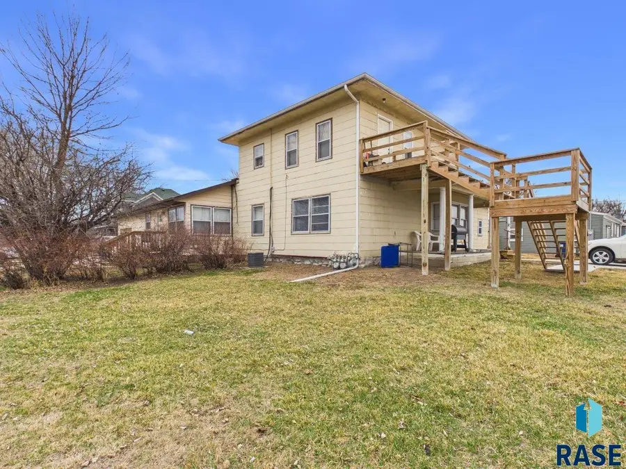 404 W 1st Ave, Lennox, SD 57039 - #3