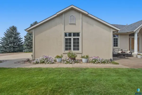 47588 255th St, Renner, SD 57055