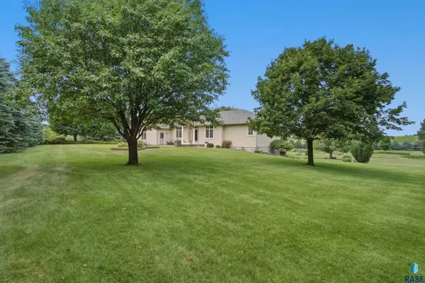 47588 255th St, Renner, SD 57055