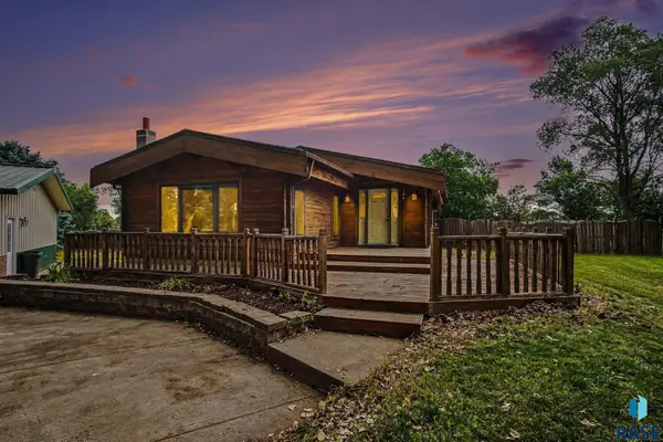 706 S Union Ave, Madison, SD 57042
