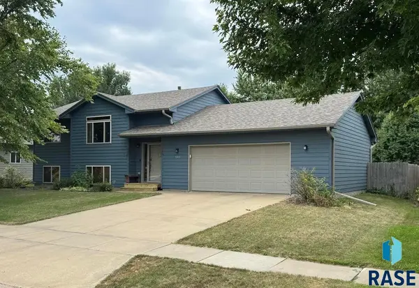 5915 S Cain Ave, Sioux Falls, SD 57106