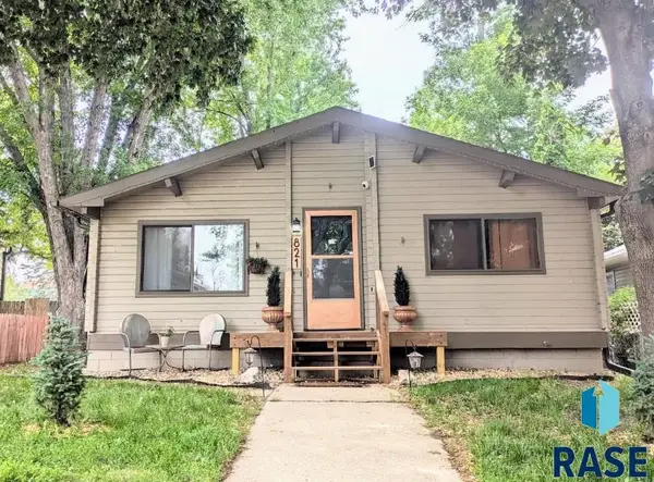 821 N Spring Ave, Sioux Falls, SD 57104