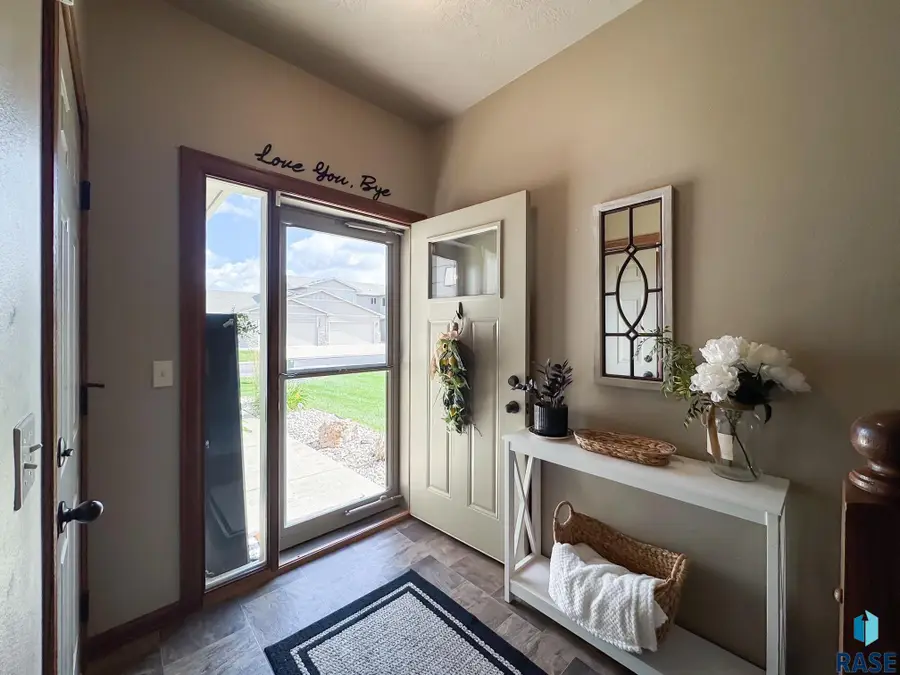 4409 W Townsley Pl, Sioux Falls, SD 57108 - #2