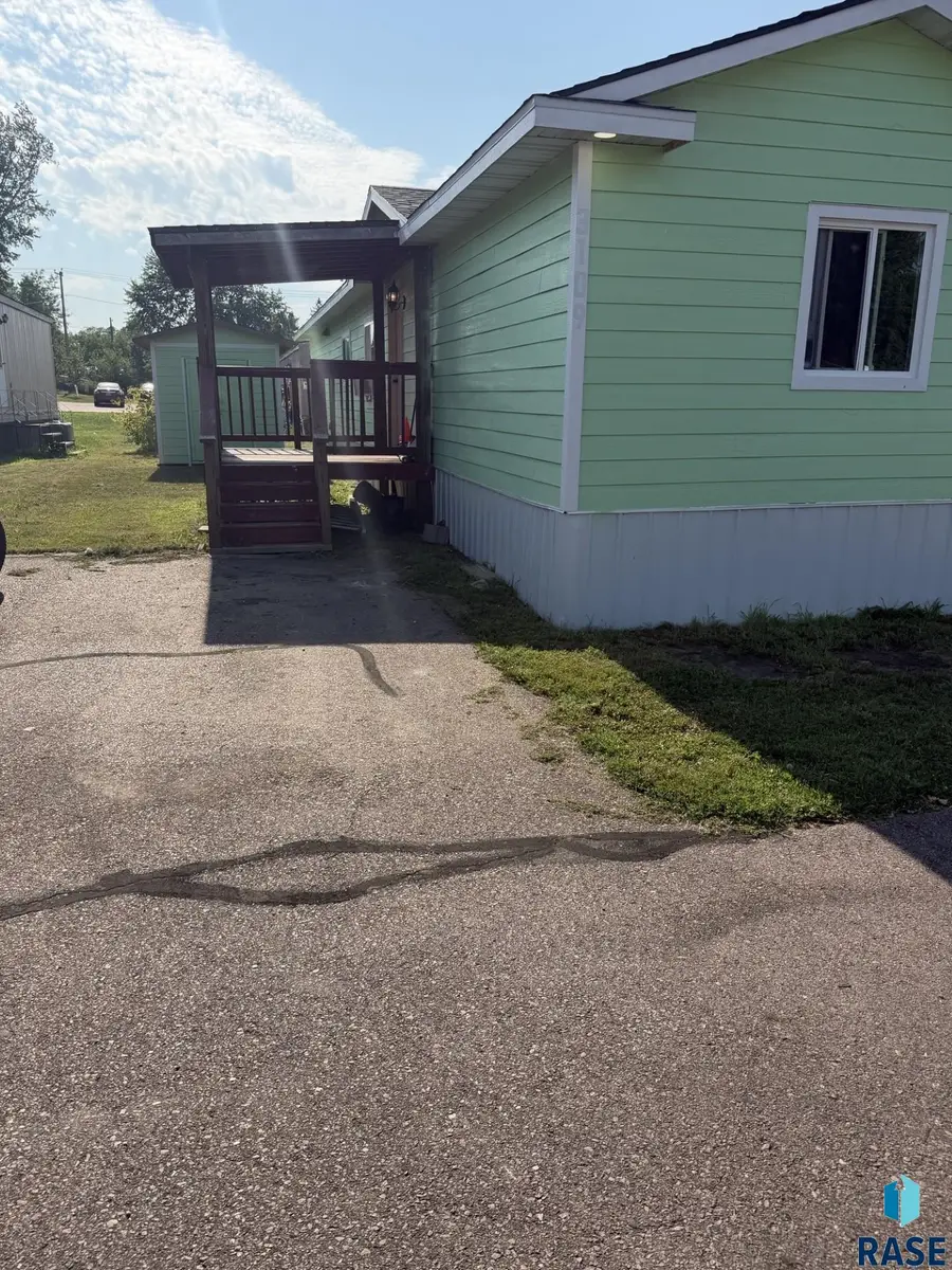 3109 N Cypres Pl, Sioux Falls, SD 57104 - #2