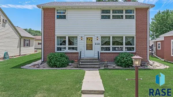 213 E 2nd St, Jasper, MN 56144