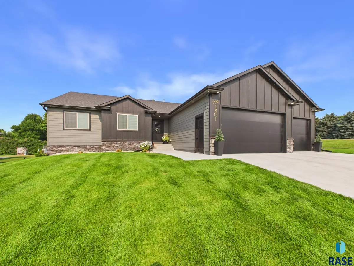 1801 S Firefly Dr, Sioux Falls, SD 57110 - #1