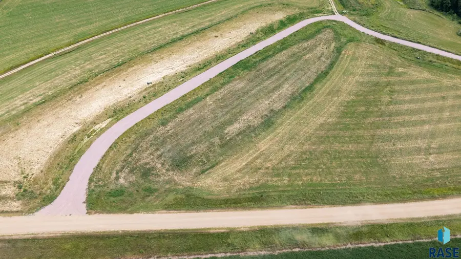 4 Arthur Ln, Renner, SD 57055 - #2