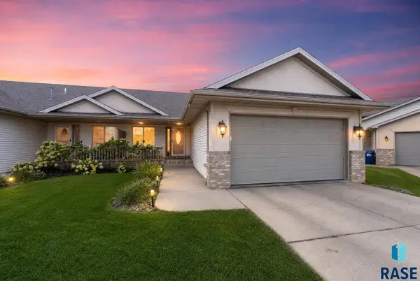 7505 S Peregrine Pl, Sioux Falls, SD 57108