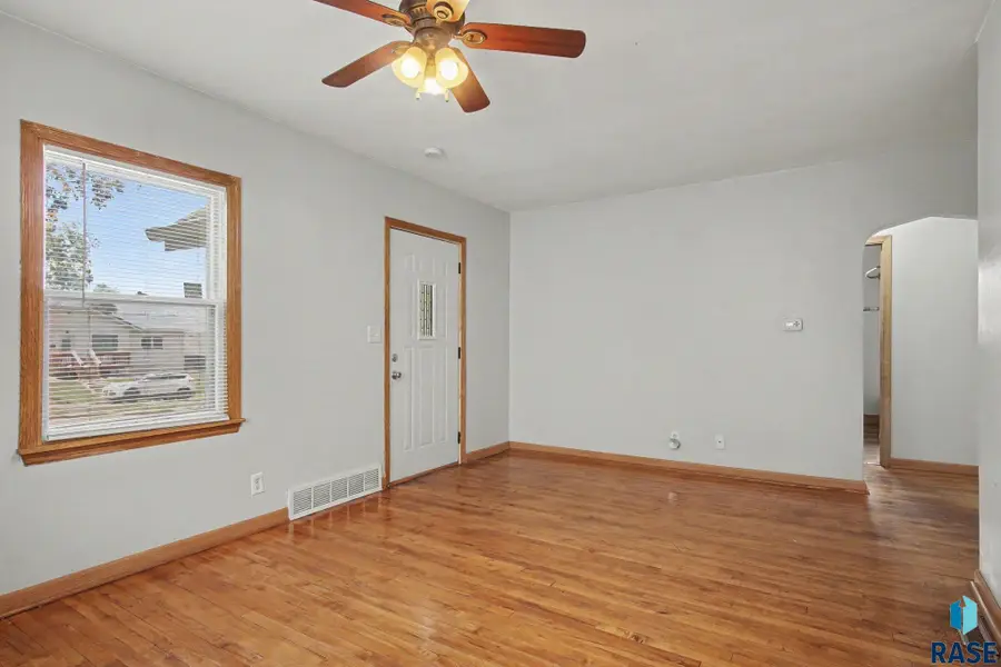 N Terrace Pl, Sioux Falls, SD 57104 - #3