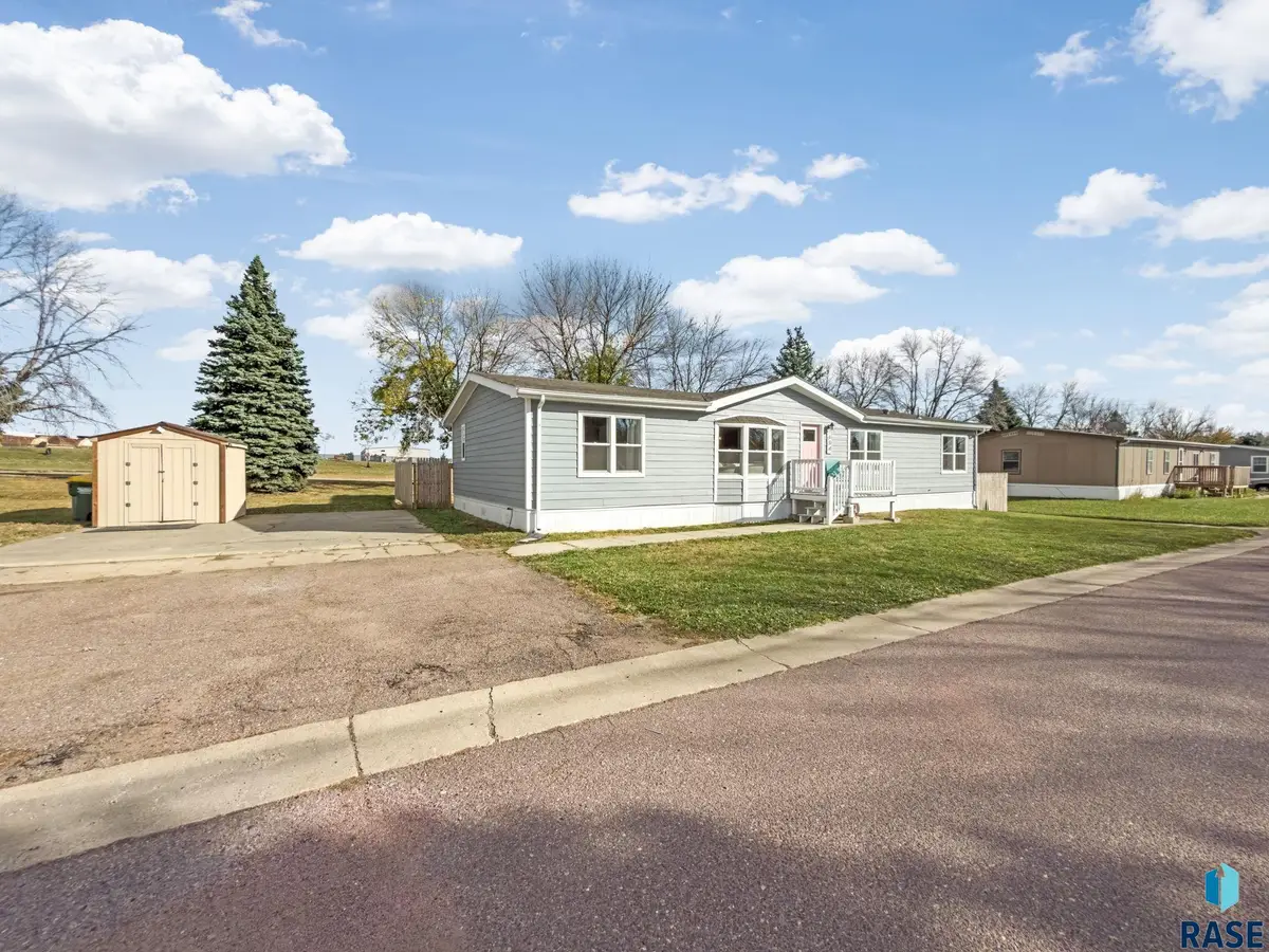 604 N Swan Pl, Sioux Falls, SD 57107 - #1