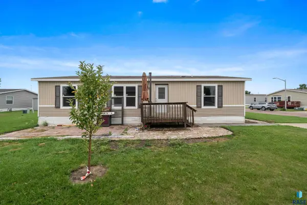 S Belfair Pl Pl, Sioux Falls, SD 57106
