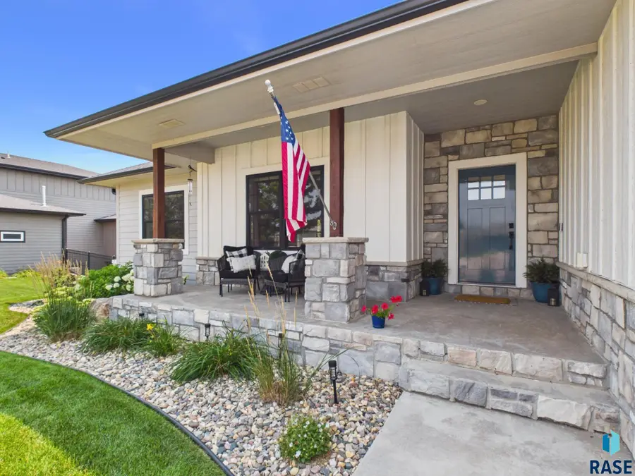 709 E Shadow Creek Ln, Sioux Falls, SD 57108 - #3