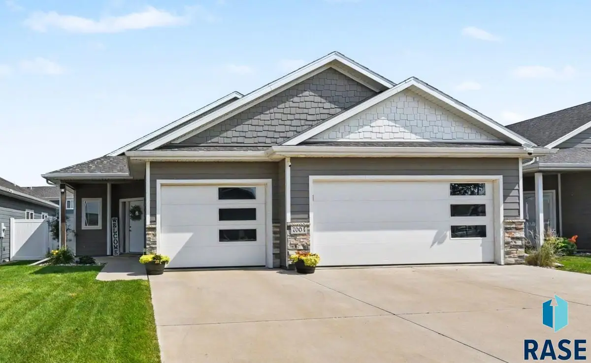 7004 W Belgrave Trl, Sioux Falls, SD 57106 - #1