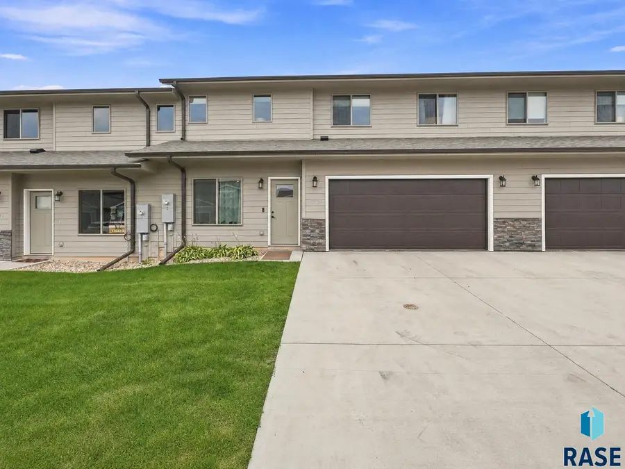 E Siasconset Pl, Sioux Falls, SD 57108 - #3
