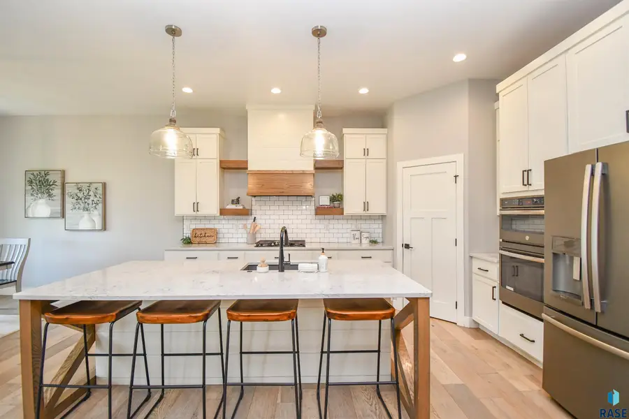 S Ballymore Cir, Sioux Falls, SD 57108 - #3
