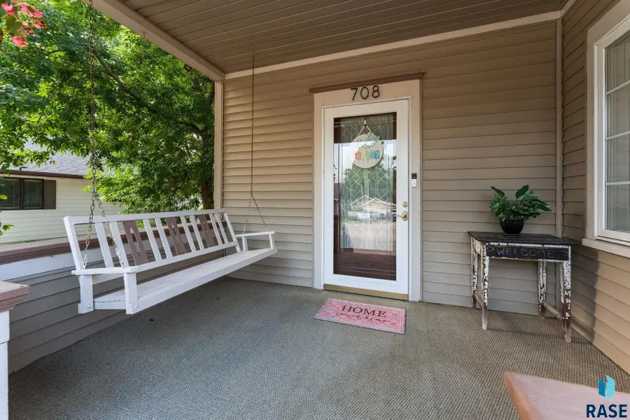 708 NW 2nd St, Madison, SD 57042 - #3
