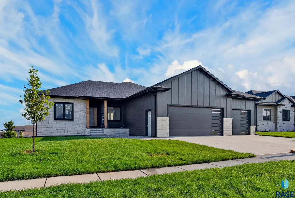 6509 E Fieldview St, Sioux Falls, SD 57110 - #1