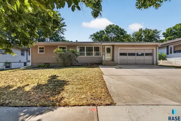 3105 S 9th Ave, Sioux Falls, SD 57105