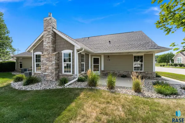 5511 E Eastbridge Pl, Sioux Falls, SD 57110
