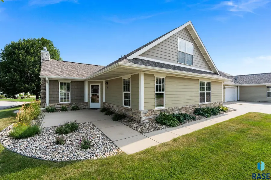 5511 E Eastbridge Pl, Sioux Falls, SD 57110 - #3