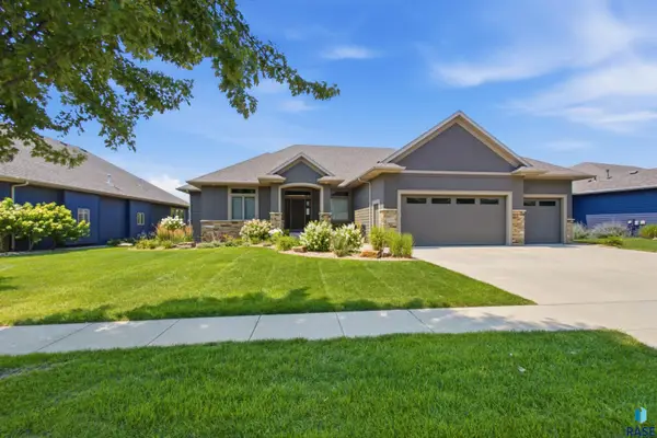 1909 S Copper Crest Trl, Sioux Falls, SD 57110