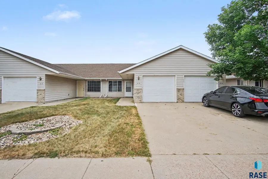 410 N 9th Ave, Brandon, SD 57005 - #2
