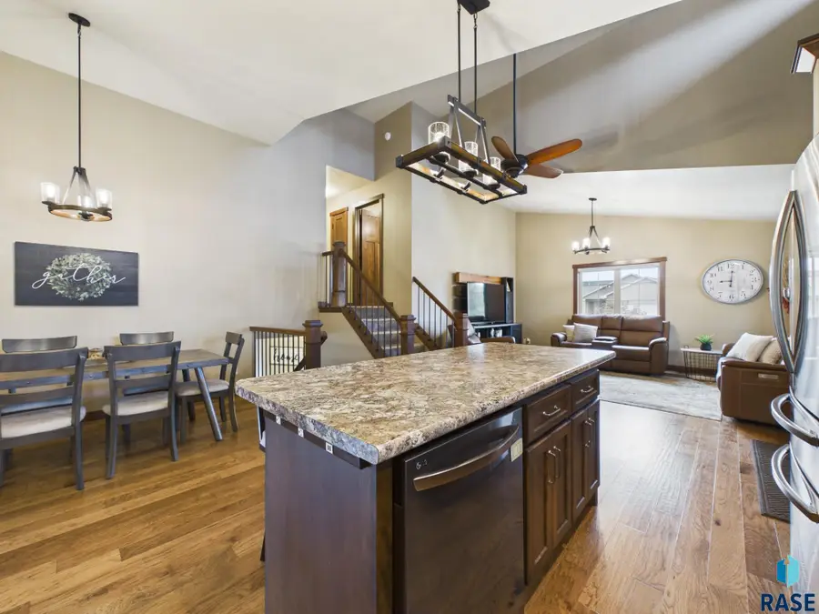 5516 S Sirocco Ave, Sioux Falls, SD 57108 - #3