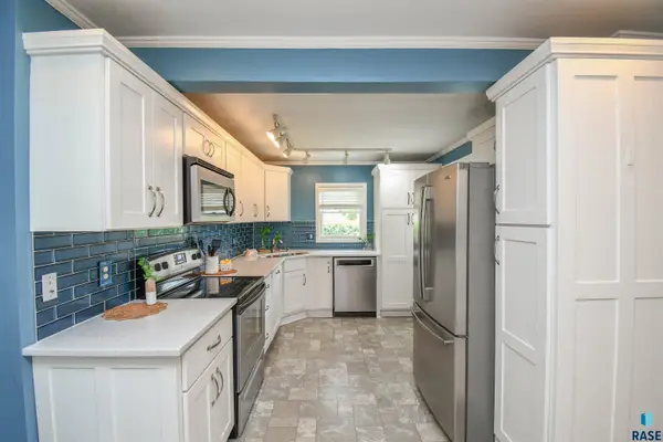 1102 S 2nd Ave, Sioux Falls, SD 57105