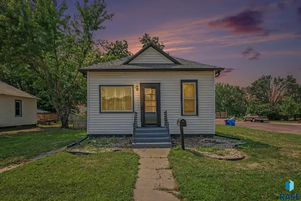 119 N Pleasant St, Canton, SD 57013