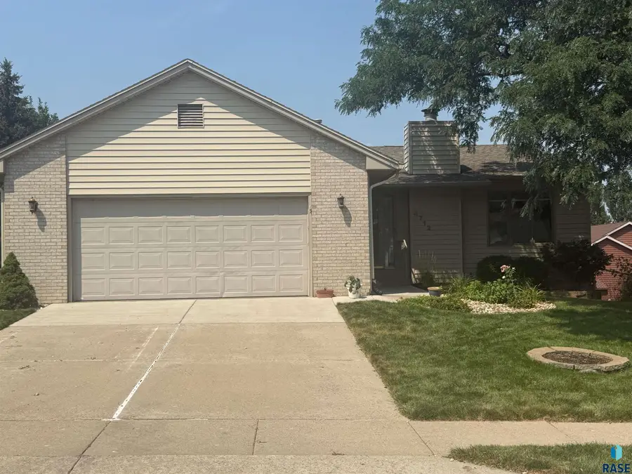 4712 E Hanna Cir, Sioux Falls, SD 57110 - #2