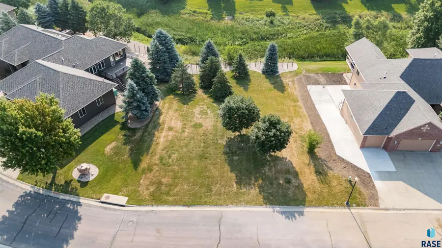 5704 S Lazy Ridge Pl, Sioux Falls, SD 57108 - #2