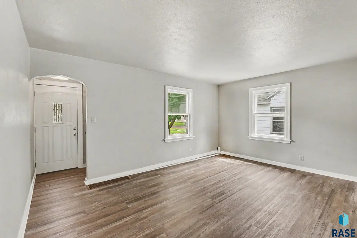 2027 S Euclid Ave, Sioux Falls, SD 57105 - #1