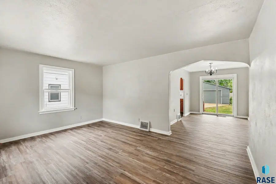 2027 S Euclid Ave, Sioux Falls, SD 57105 - #3