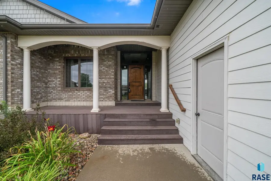 3408 E Broken Arrow St, Sioux Falls, SD 57103 - #3