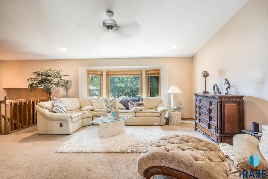 2805 S Whetstone Cir, Sioux Falls, SD 57103 - #3