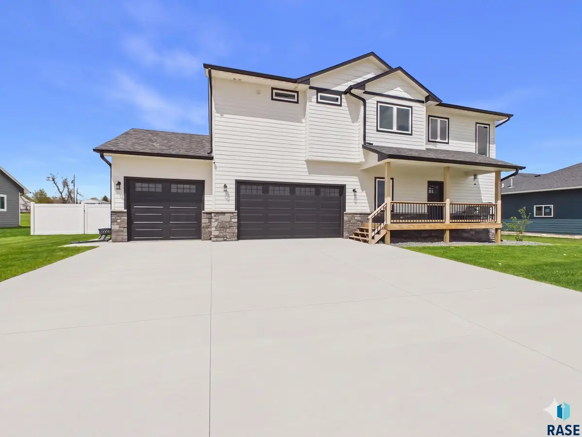 308 E 11th St, Crooks, SD 57020 - #1