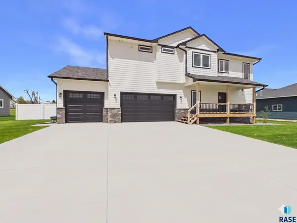 308 E 11th St, Crooks, SD 57020