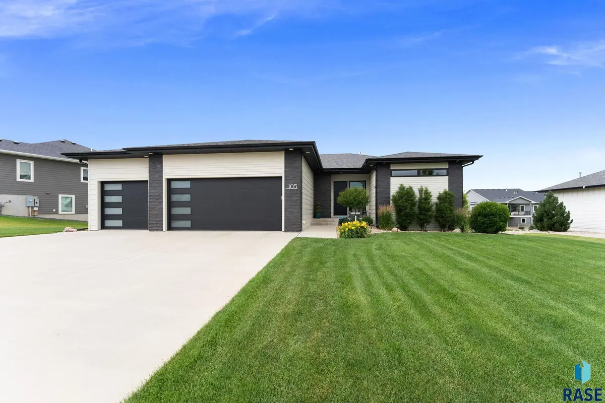 105 N Tumble Creek Cir, Sioux Falls, SD 57110 - #1