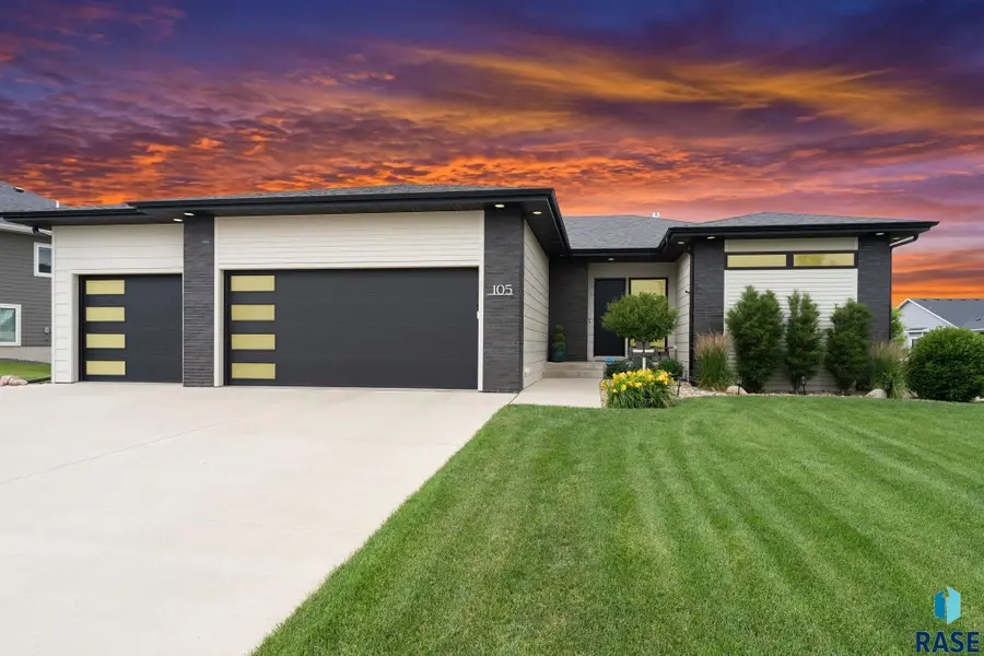 105 N Tumble Creek Cir, Sioux Falls, SD 57110 - #2
