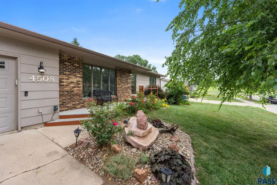 4508 S Highland Ave, Sioux Falls, SD 57103 - #2