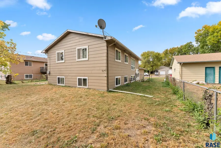 616 618 N Garfield Ave, Sioux Falls, SD 57104 - #3