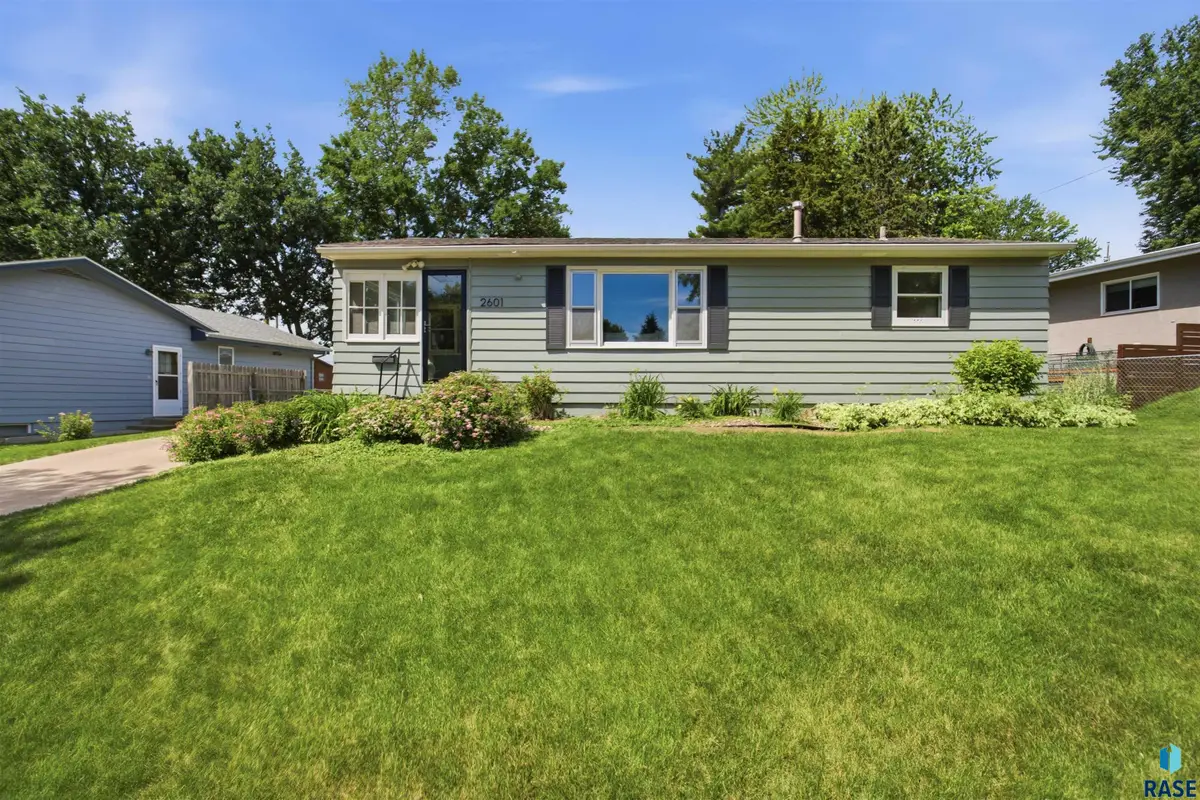 2601 S Van Eps Ave, Sioux Falls, SD 57105 - #1