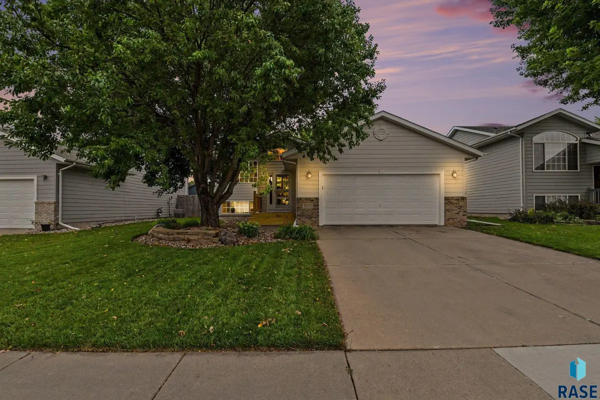 7027 W 50th St, Sioux Falls, SD 57106 - #1